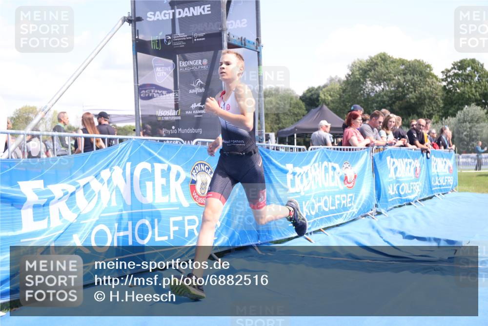 25.08.2024 - Elbe Triathlon Hamburg H.Heesch http://msf.ph/oto/6882516 25.08.2024 12:48:38 Ziel 1757 meine-sportfotos.de