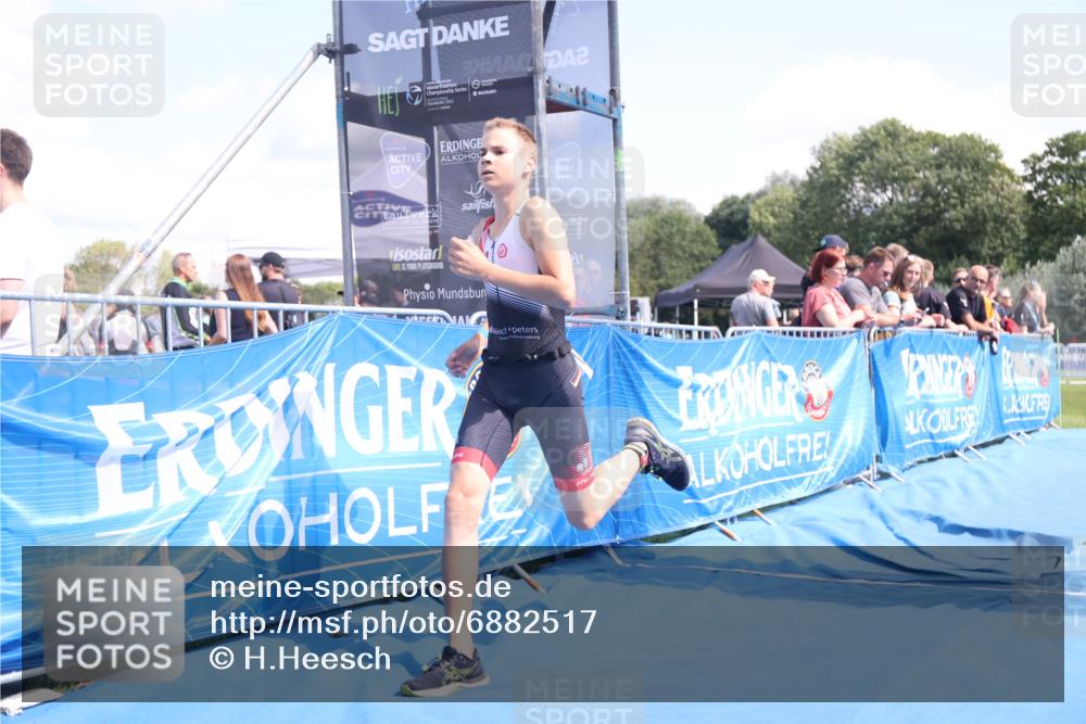 25.08.2024 - Elbe Triathlon Hamburg H.Heesch http://msf.ph/oto/6882517 25.08.2024 12:48:38 Ziel 1757 meine-sportfotos.de