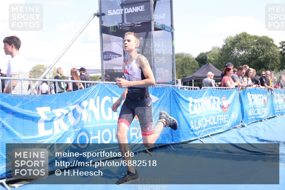 25.08.2024 - Elbe Triathlon Hamburg H.Heesch http://msf.ph/oto/6882518 25.08.2024 12:48:38 Ziel 1757 meine-sportfotos.de