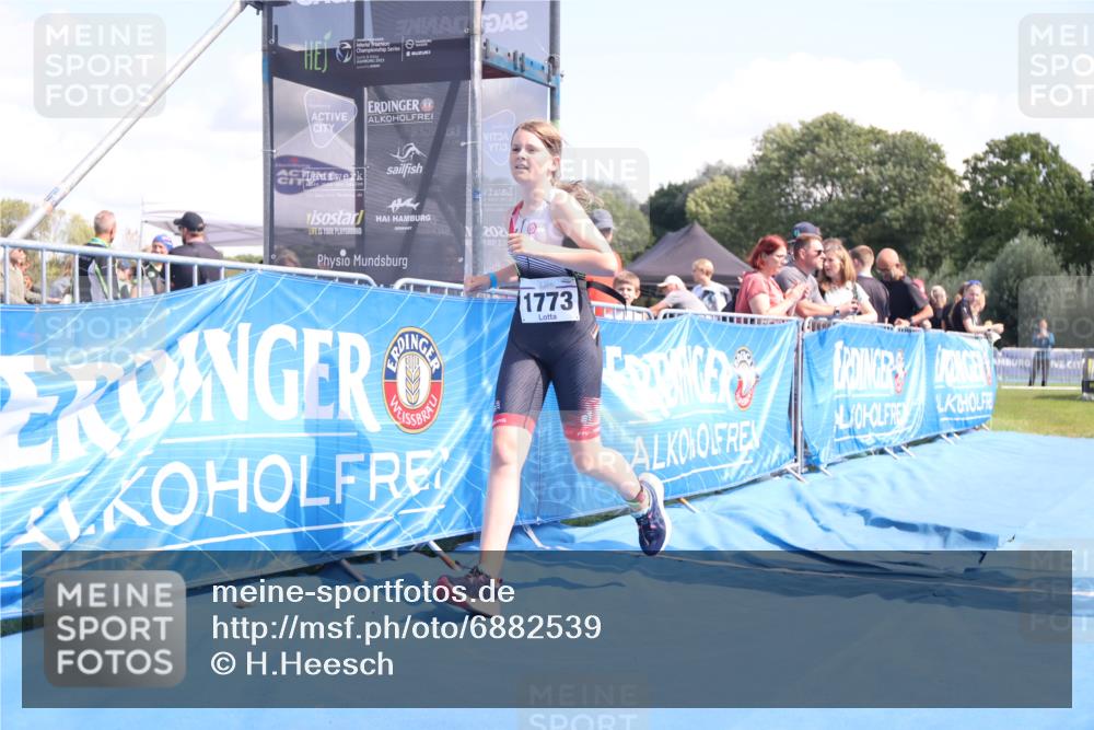 25.08.2024 - Elbe Triathlon Hamburg H.Heesch http://msf.ph/oto/6882539 25.08.2024 12:48:59 Ziel 1773 meine-sportfotos.de