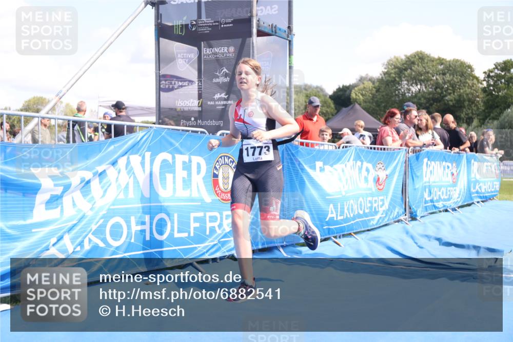 25.08.2024 - Elbe Triathlon Hamburg H.Heesch http://msf.ph/oto/6882541 25.08.2024 12:49:00 Ziel 1773 meine-sportfotos.de
