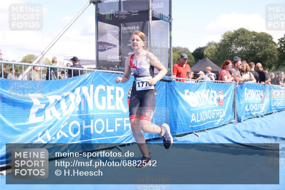 25.08.2024 - Elbe Triathlon Hamburg H.Heesch http://msf.ph/oto/6882542 25.08.2024 12:49:00 Ziel 1773 meine-sportfotos.de