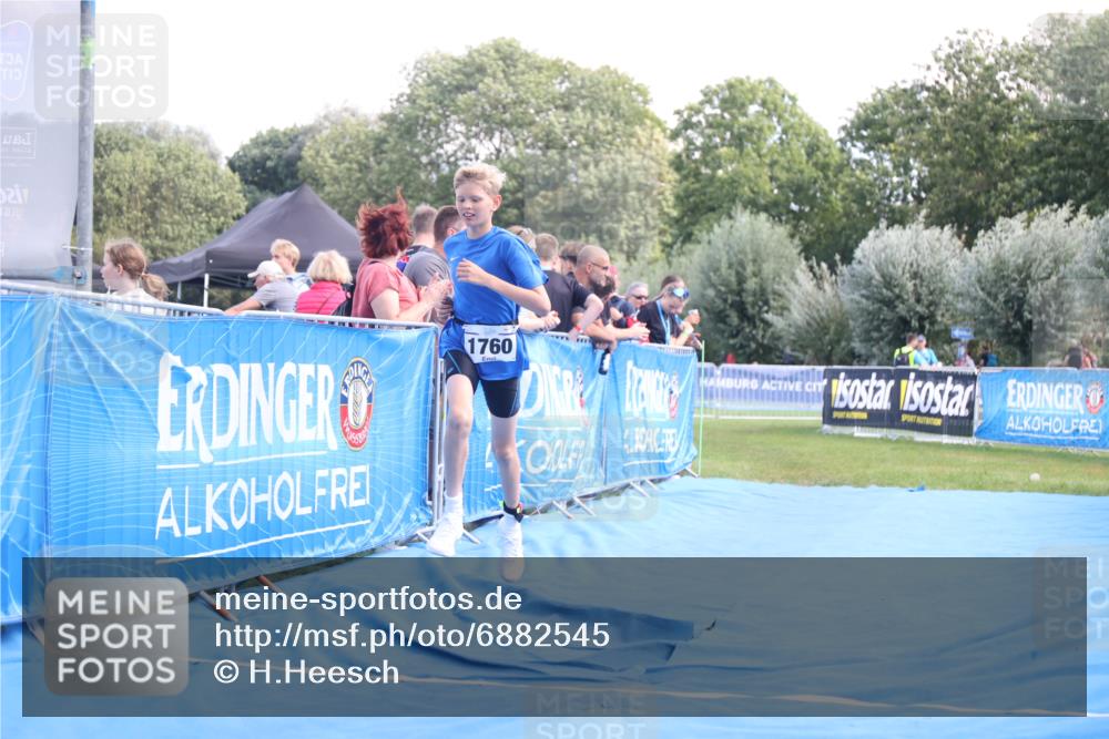 25.08.2024 - Elbe Triathlon Hamburg H.Heesch http://msf.ph/oto/6882545 25.08.2024 12:49:10 Ziel 1760 meine-sportfotos.de