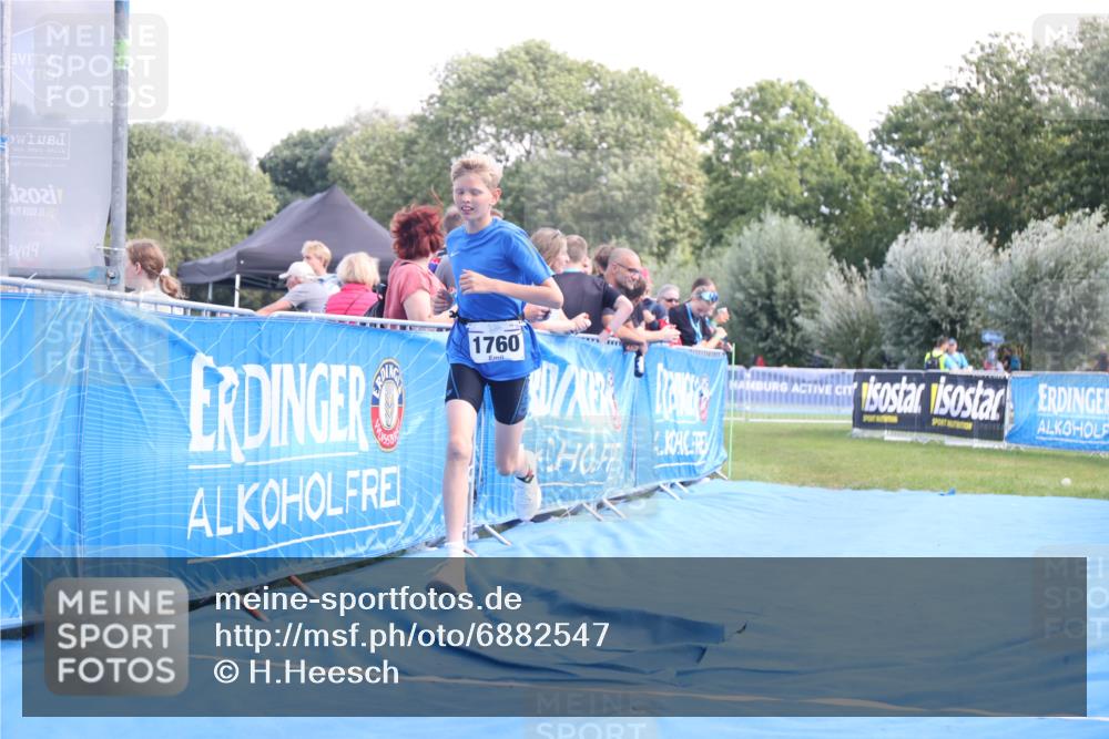 25.08.2024 - Elbe Triathlon Hamburg H.Heesch http://msf.ph/oto/6882547 25.08.2024 12:49:10 Ziel 1760 meine-sportfotos.de