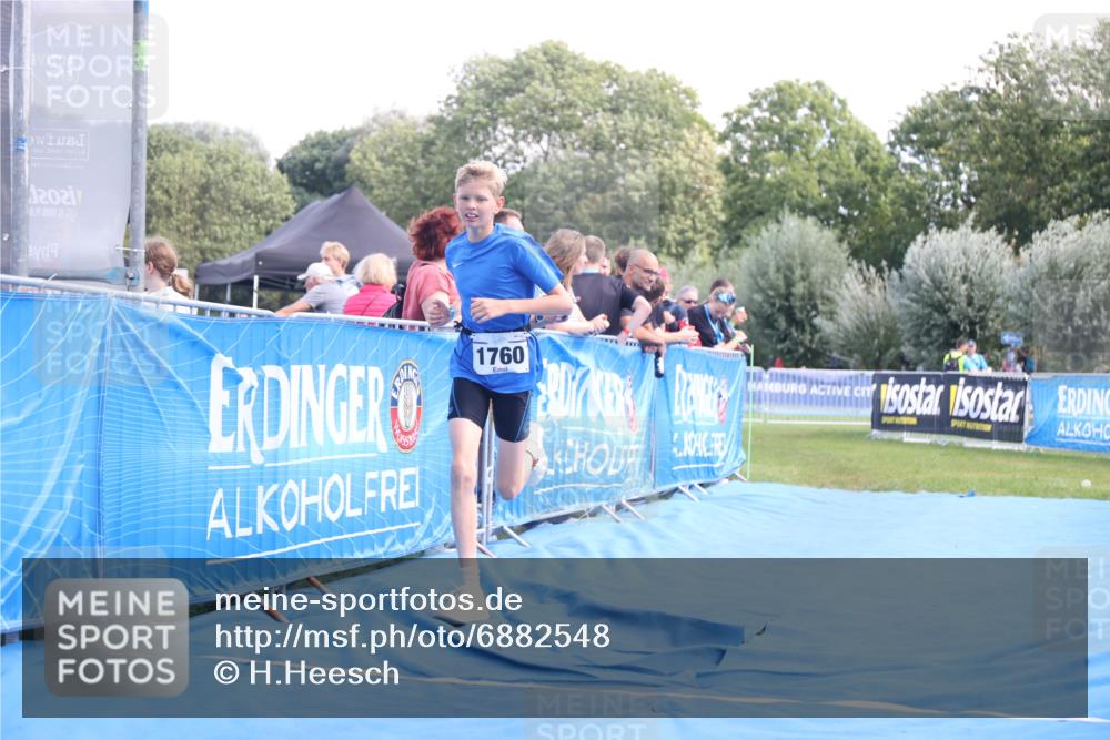 25.08.2024 - Elbe Triathlon Hamburg H.Heesch http://msf.ph/oto/6882548 25.08.2024 12:49:10 Ziel 1760 meine-sportfotos.de