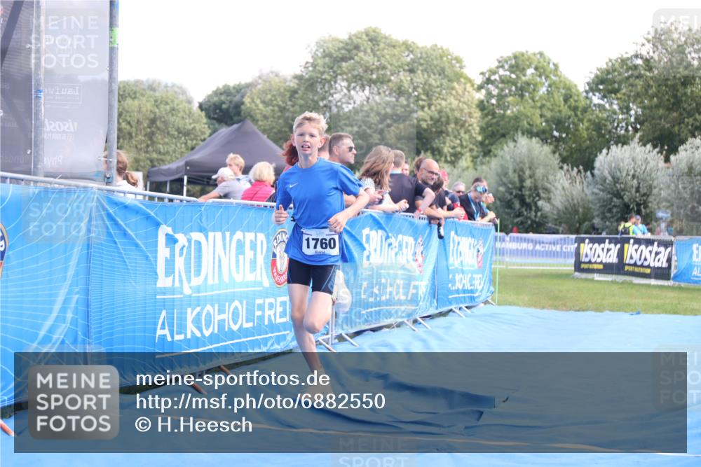 25.08.2024 - Elbe Triathlon Hamburg H.Heesch http://msf.ph/oto/6882550 25.08.2024 12:49:10 Ziel 1760 meine-sportfotos.de