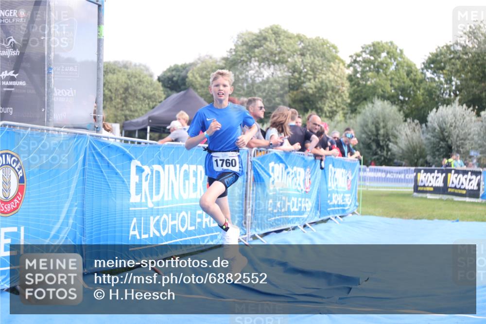 25.08.2024 - Elbe Triathlon Hamburg H.Heesch http://msf.ph/oto/6882552 25.08.2024 12:49:11 Ziel 1760 meine-sportfotos.de