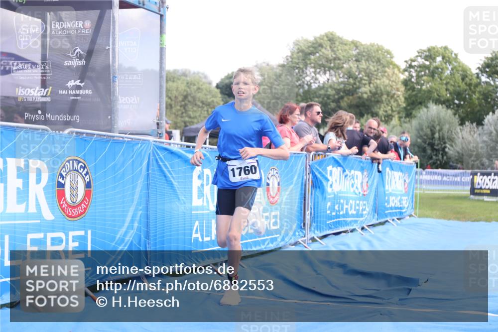 25.08.2024 - Elbe Triathlon Hamburg H.Heesch http://msf.ph/oto/6882553 25.08.2024 12:49:11 Ziel 1760 meine-sportfotos.de