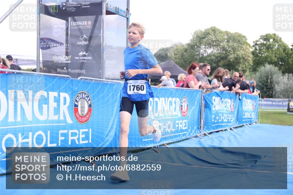 25.08.2024 - Elbe Triathlon Hamburg H.Heesch http://msf.ph/oto/6882559 25.08.2024 12:49:11 Ziel 1760 meine-sportfotos.de