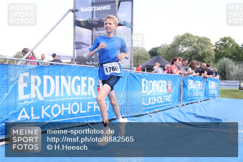 25.08.2024 - Elbe Triathlon Hamburg H.Heesch http://msf.ph/oto/6882565 25.08.2024 12:49:11 Ziel 1760 meine-sportfotos.de