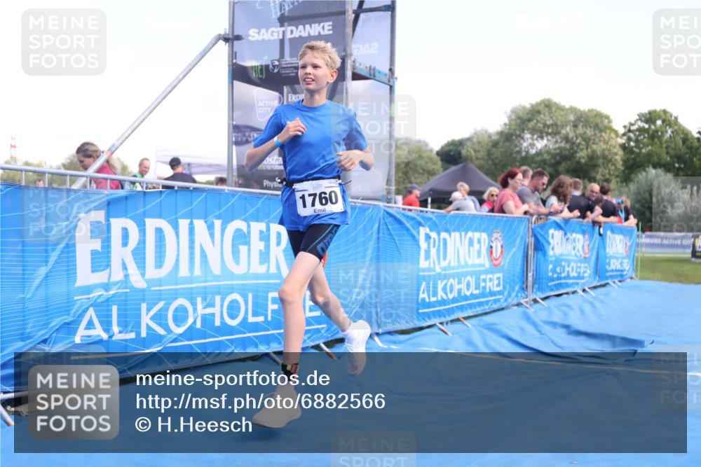 25.08.2024 - Elbe Triathlon Hamburg H.Heesch http://msf.ph/oto/6882566 25.08.2024 12:49:11 Ziel 1760 meine-sportfotos.de