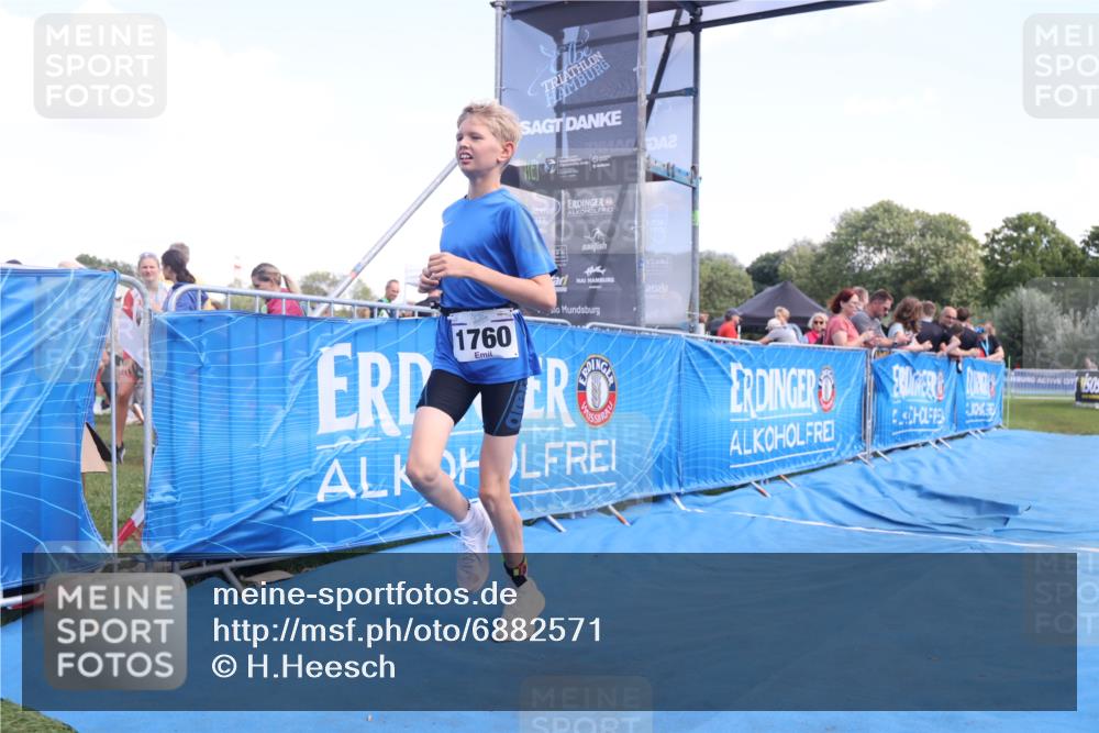 25.08.2024 - Elbe Triathlon Hamburg H.Heesch http://msf.ph/oto/6882571 25.08.2024 12:49:12 Ziel 1760 meine-sportfotos.de