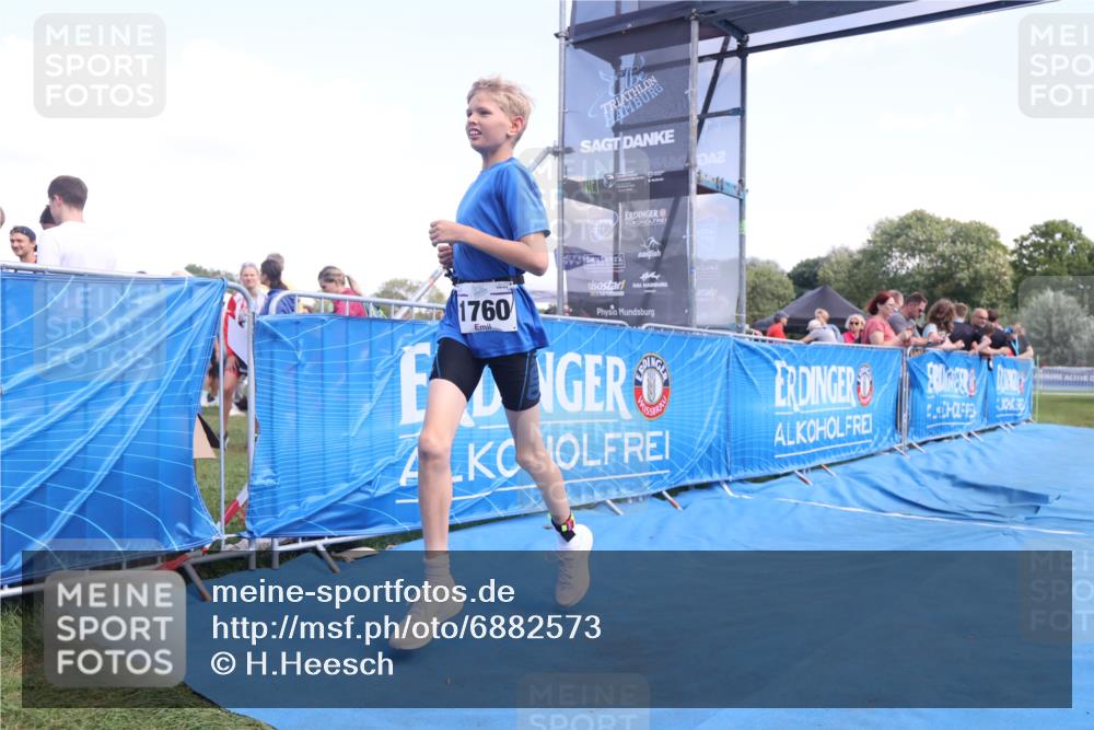 25.08.2024 - Elbe Triathlon Hamburg H.Heesch http://msf.ph/oto/6882573 25.08.2024 12:49:12 Ziel 1760 meine-sportfotos.de