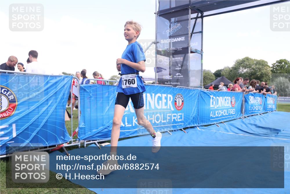 25.08.2024 - Elbe Triathlon Hamburg H.Heesch http://msf.ph/oto/6882574 25.08.2024 12:49:12 Ziel 1760 meine-sportfotos.de