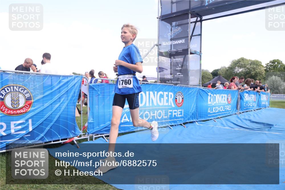 25.08.2024 - Elbe Triathlon Hamburg H.Heesch http://msf.ph/oto/6882575 25.08.2024 12:49:12 Ziel 1760 meine-sportfotos.de