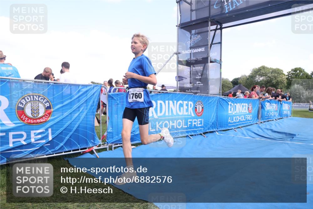 25.08.2024 - Elbe Triathlon Hamburg H.Heesch http://msf.ph/oto/6882576 25.08.2024 12:49:12 Ziel 1760 meine-sportfotos.de