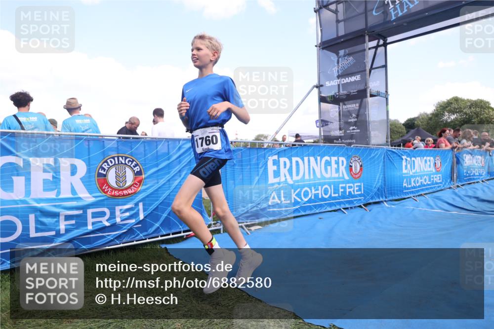 25.08.2024 - Elbe Triathlon Hamburg H.Heesch http://msf.ph/oto/6882580 25.08.2024 12:49:12 Ziel 1760 meine-sportfotos.de