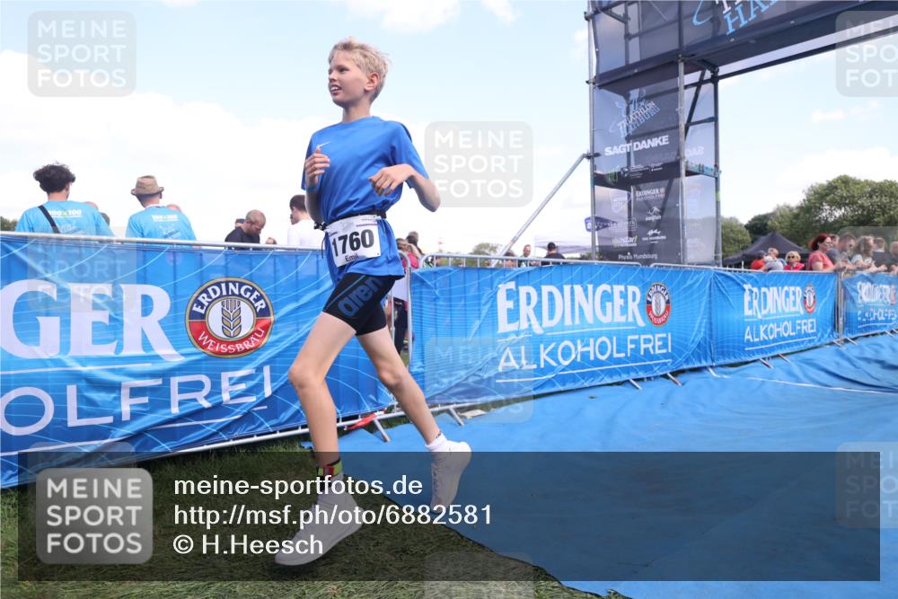 25.08.2024 - Elbe Triathlon Hamburg H.Heesch http://msf.ph/oto/6882581 25.08.2024 12:49:12 Ziel 1760 meine-sportfotos.de