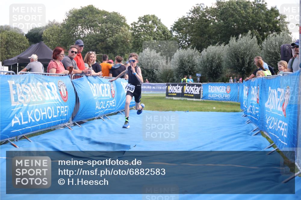 25.08.2024 - Elbe Triathlon Hamburg H.Heesch http://msf.ph/oto/6882583 25.08.2024 12:50:08 Ziel 1752 meine-sportfotos.de