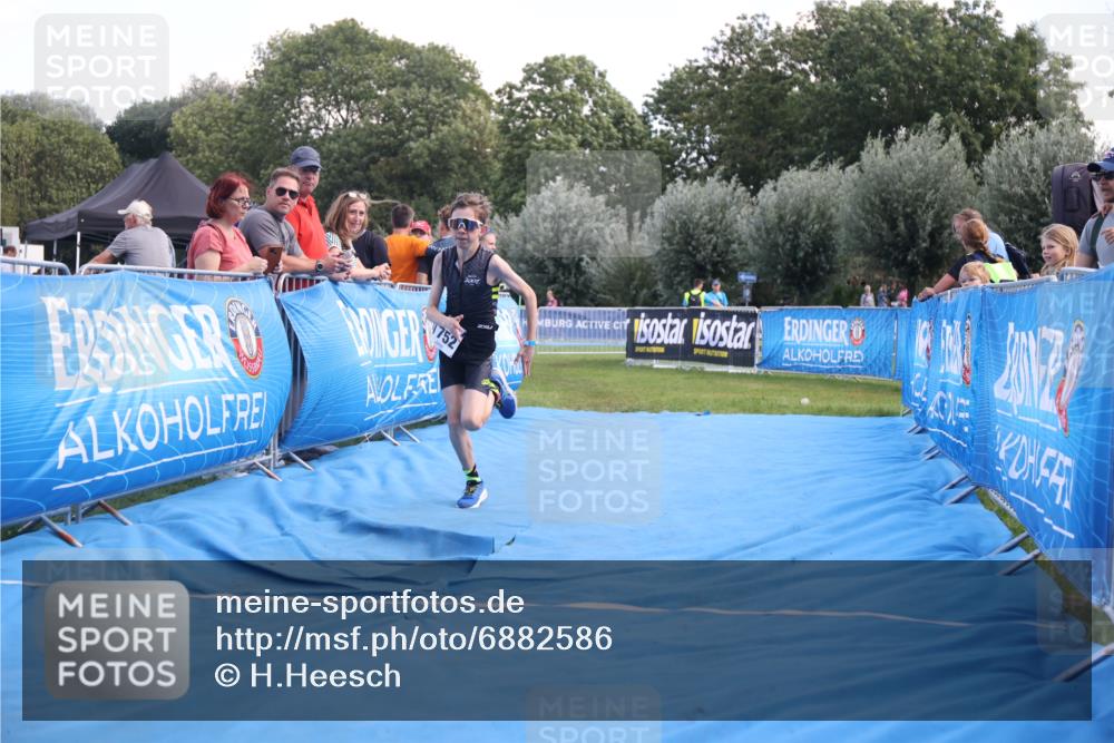 25.08.2024 - Elbe Triathlon Hamburg H.Heesch http://msf.ph/oto/6882586 25.08.2024 12:50:09 Ziel 1752 meine-sportfotos.de