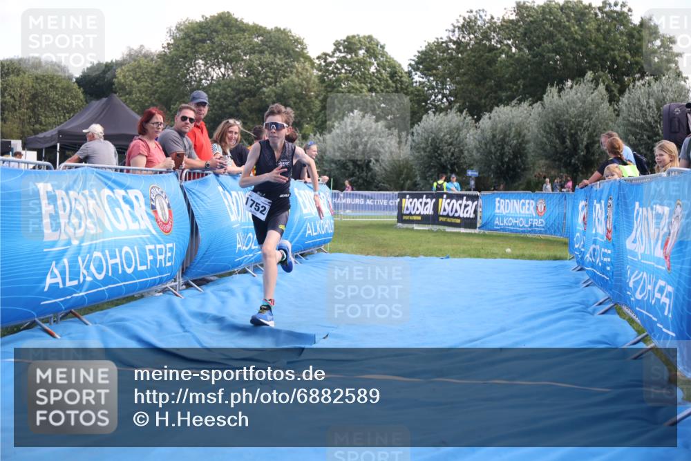 25.08.2024 - Elbe Triathlon Hamburg H.Heesch http://msf.ph/oto/6882589 25.08.2024 12:50:09 Ziel 1752 meine-sportfotos.de