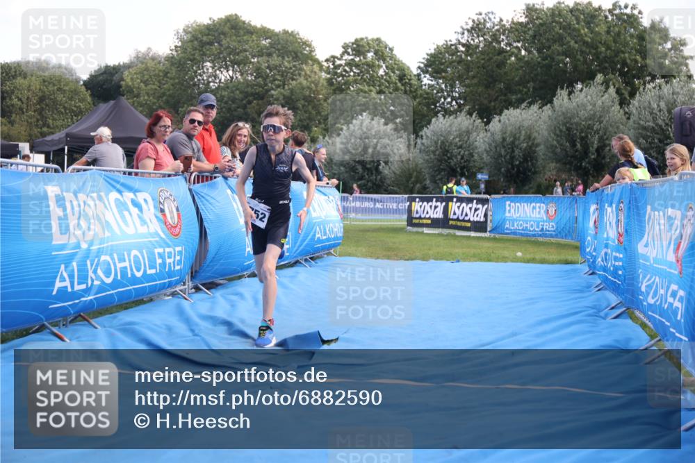 25.08.2024 - Elbe Triathlon Hamburg H.Heesch http://msf.ph/oto/6882590 25.08.2024 12:50:09 Ziel 1752 meine-sportfotos.de