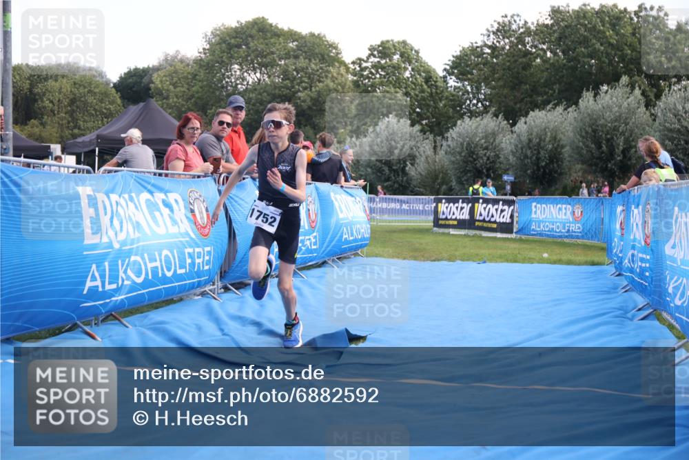25.08.2024 - Elbe Triathlon Hamburg H.Heesch http://msf.ph/oto/6882592 25.08.2024 12:50:09 Ziel 1752 meine-sportfotos.de