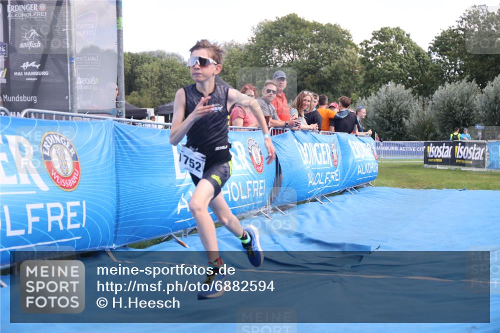 25.08.2024 - Elbe Triathlon Hamburg H.Heesch http://msf.ph/oto/6882594 25.08.2024 12:50:09 Ziel 1752 meine-sportfotos.de