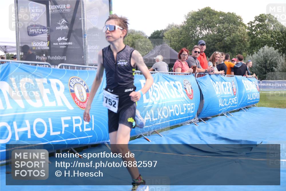 25.08.2024 - Elbe Triathlon Hamburg H.Heesch http://msf.ph/oto/6882597 25.08.2024 12:50:09 Ziel 1752 meine-sportfotos.de