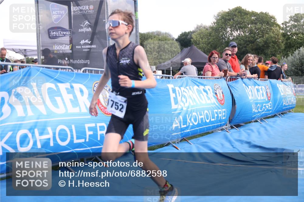 25.08.2024 - Elbe Triathlon Hamburg H.Heesch http://msf.ph/oto/6882598 25.08.2024 12:50:09 Ziel 1752 meine-sportfotos.de
