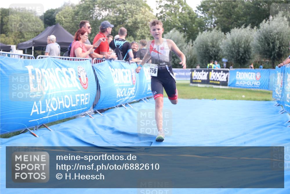 25.08.2024 - Elbe Triathlon Hamburg H.Heesch http://msf.ph/oto/6882610 25.08.2024 12:50:55 Ziel 1756 meine-sportfotos.de