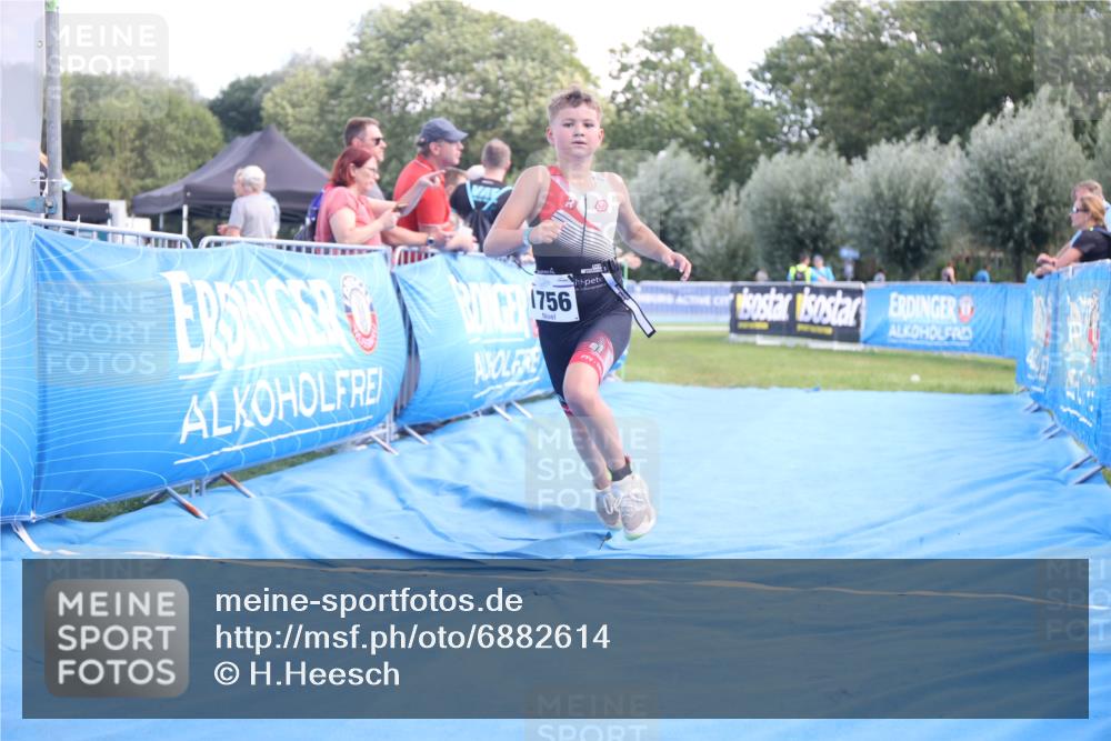 25.08.2024 - Elbe Triathlon Hamburg H.Heesch http://msf.ph/oto/6882614 25.08.2024 12:50:55 Ziel 1756 meine-sportfotos.de