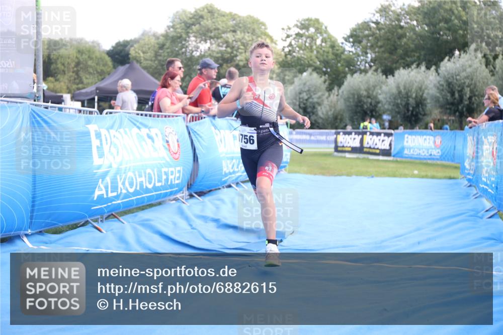 25.08.2024 - Elbe Triathlon Hamburg H.Heesch http://msf.ph/oto/6882615 25.08.2024 12:50:55 Ziel 1756 meine-sportfotos.de