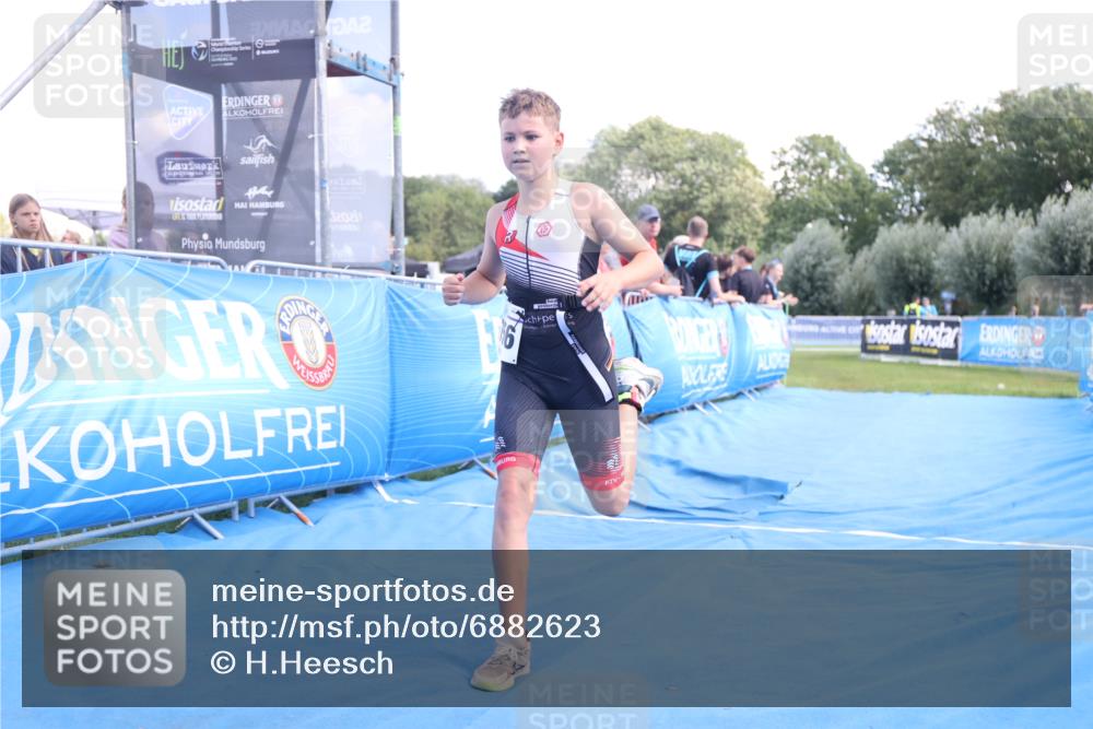25.08.2024 - Elbe Triathlon Hamburg H.Heesch http://msf.ph/oto/6882623 25.08.2024 12:50:56 Ziel 1756 meine-sportfotos.de