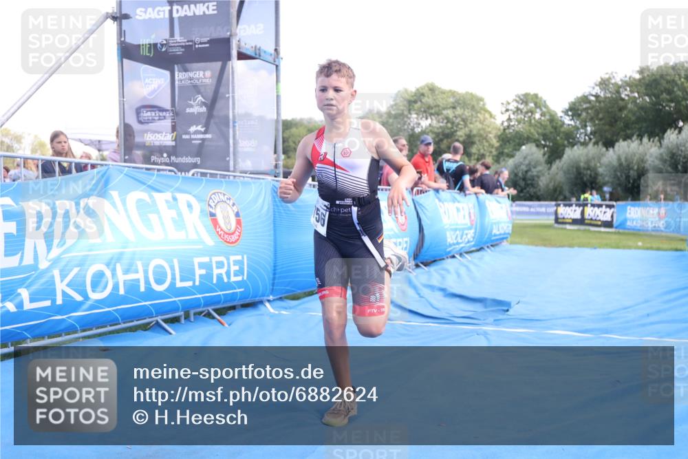 25.08.2024 - Elbe Triathlon Hamburg H.Heesch http://msf.ph/oto/6882624 25.08.2024 12:50:56 Ziel 1756 meine-sportfotos.de