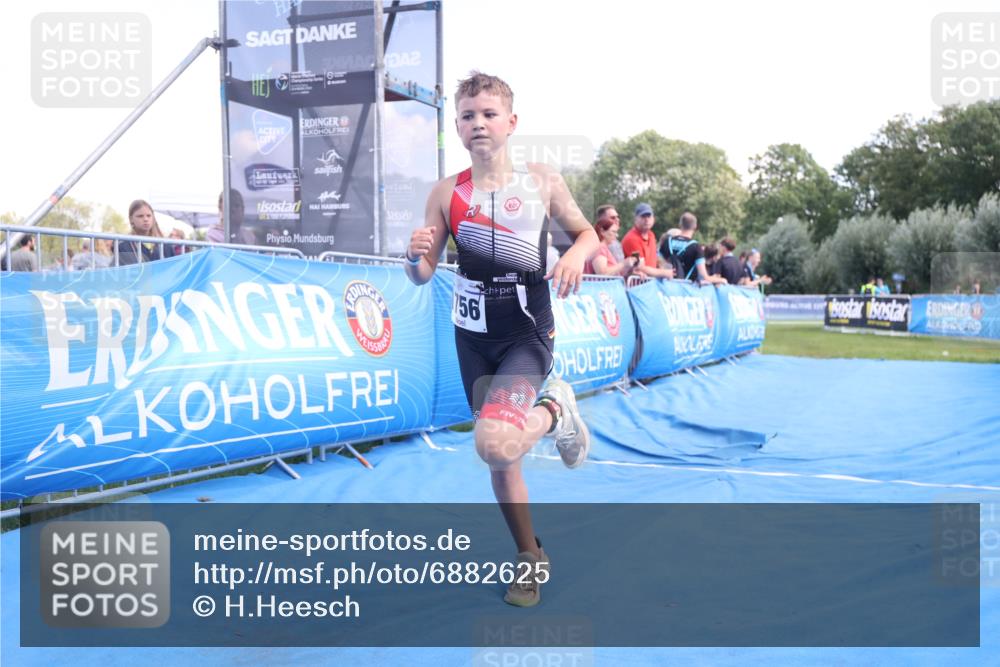 25.08.2024 - Elbe Triathlon Hamburg H.Heesch http://msf.ph/oto/6882625 25.08.2024 12:50:56 Ziel 1756 meine-sportfotos.de