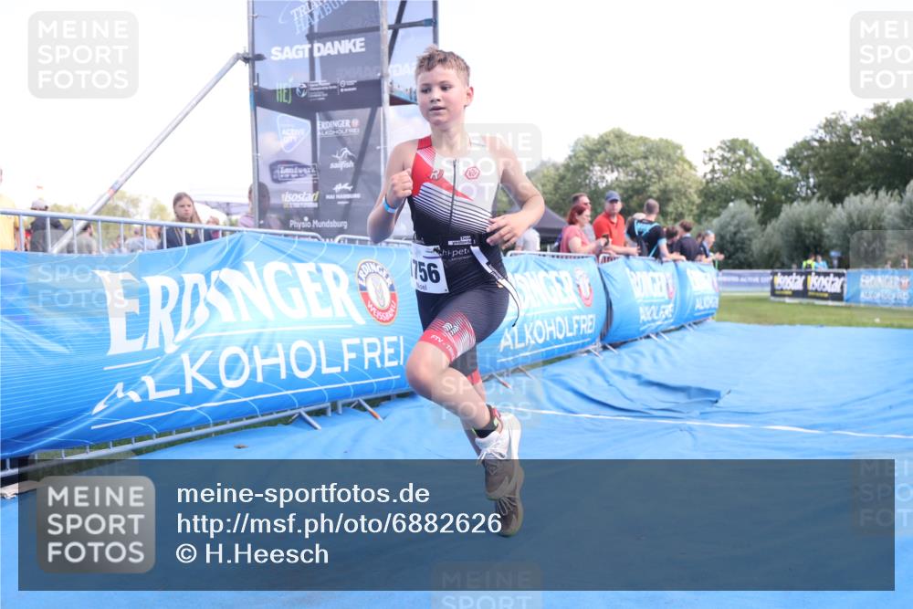 25.08.2024 - Elbe Triathlon Hamburg H.Heesch http://msf.ph/oto/6882626 25.08.2024 12:50:56 Ziel 1756 meine-sportfotos.de