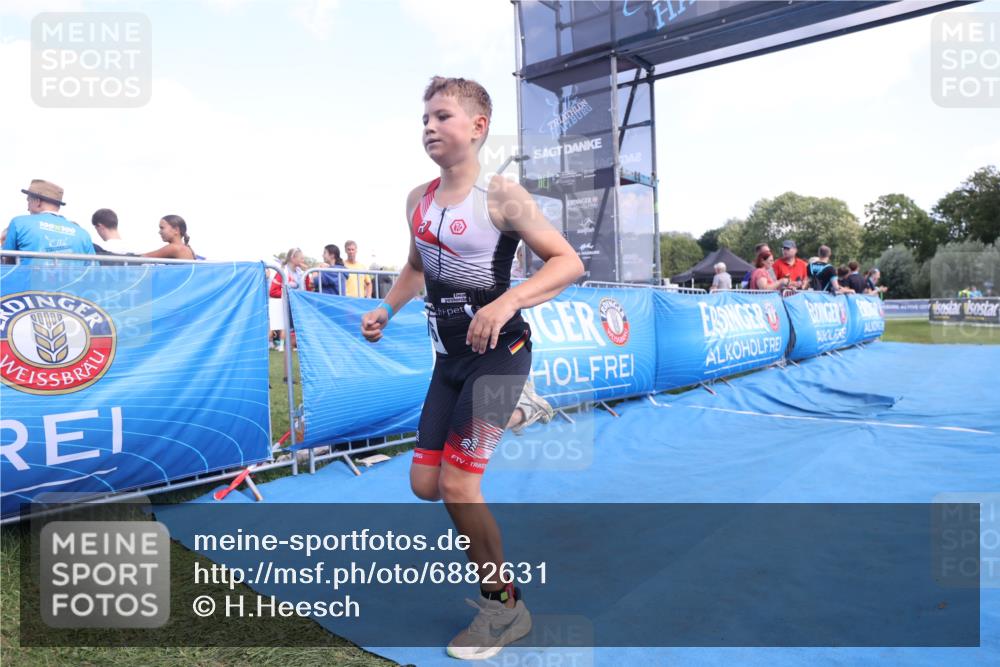 25.08.2024 - Elbe Triathlon Hamburg H.Heesch http://msf.ph/oto/6882631 25.08.2024 12:50:56 Ziel 1756 meine-sportfotos.de