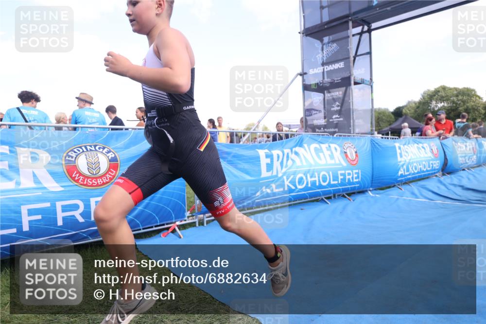 25.08.2024 - Elbe Triathlon Hamburg H.Heesch http://msf.ph/oto/6882634 25.08.2024 12:50:56 Ziel 1756 meine-sportfotos.de