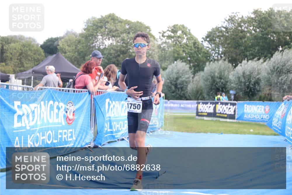 25.08.2024 - Elbe Triathlon Hamburg H.Heesch http://msf.ph/oto/6882638 25.08.2024 12:51:18 Ziel 1750 meine-sportfotos.de
