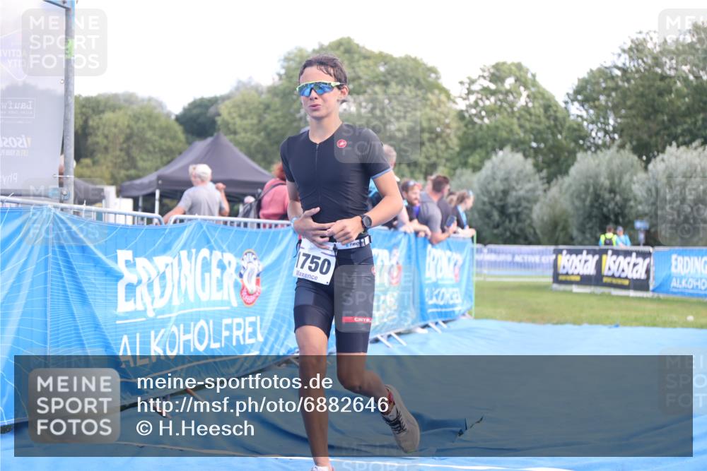 25.08.2024 - Elbe Triathlon Hamburg H.Heesch http://msf.ph/oto/6882646 25.08.2024 12:51:18 Ziel 1750 meine-sportfotos.de