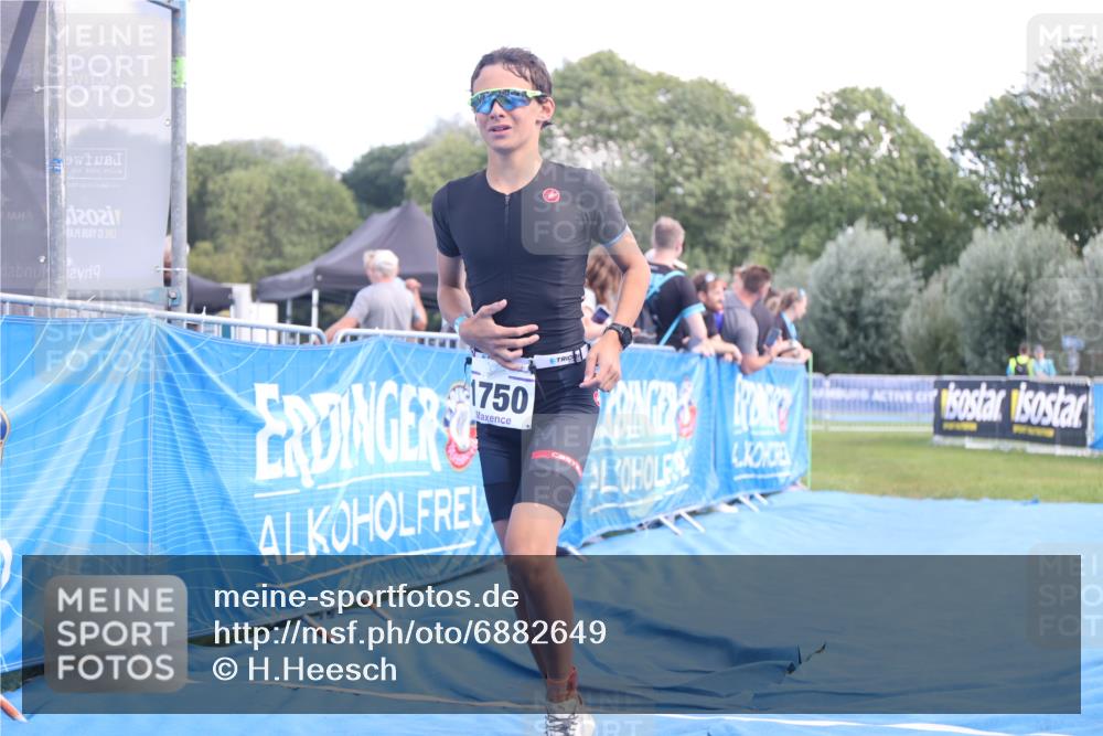 25.08.2024 - Elbe Triathlon Hamburg H.Heesch http://msf.ph/oto/6882649 25.08.2024 12:51:18 Ziel 1750 meine-sportfotos.de