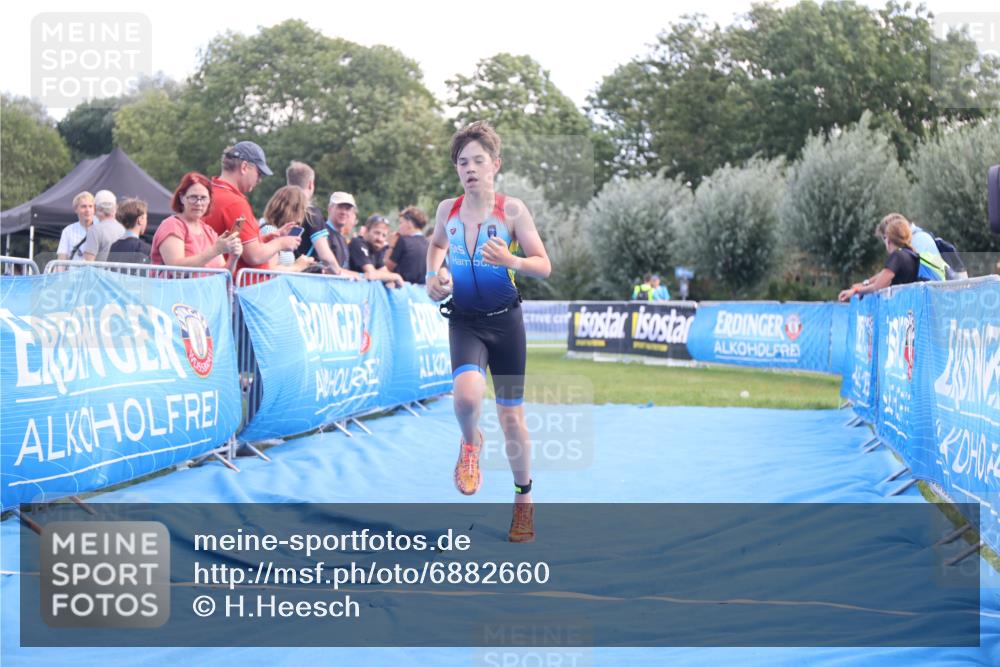 25.08.2024 - Elbe Triathlon Hamburg H.Heesch http://msf.ph/oto/6882660 25.08.2024 12:51:31 Ziel 1763 meine-sportfotos.de