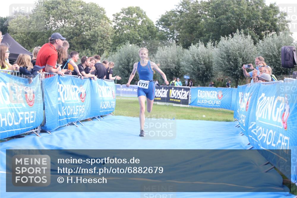 25.08.2024 - Elbe Triathlon Hamburg H.Heesch http://msf.ph/oto/6882679 25.08.2024 12:52:04 Ziel 1777 meine-sportfotos.de