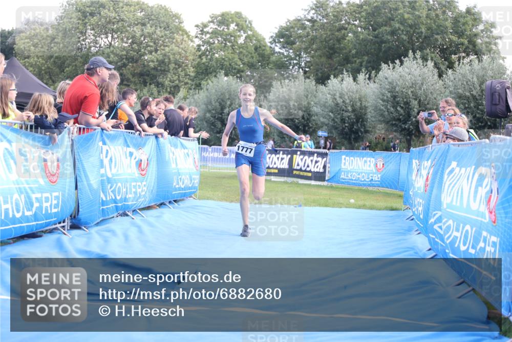25.08.2024 - Elbe Triathlon Hamburg H.Heesch http://msf.ph/oto/6882680 25.08.2024 12:52:04 Ziel 1777 meine-sportfotos.de