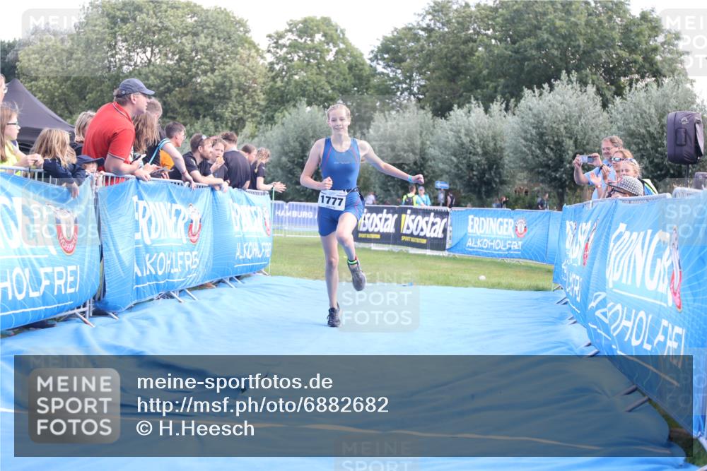 25.08.2024 - Elbe Triathlon Hamburg H.Heesch http://msf.ph/oto/6882682 25.08.2024 12:52:04 Ziel 1777 meine-sportfotos.de