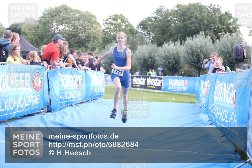 25.08.2024 - Elbe Triathlon Hamburg H.Heesch http://msf.ph/oto/6882684 25.08.2024 12:52:04 Ziel 1777 meine-sportfotos.de