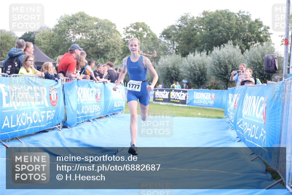 25.08.2024 - Elbe Triathlon Hamburg H.Heesch http://msf.ph/oto/6882687 25.08.2024 12:52:04 Ziel 1777 meine-sportfotos.de