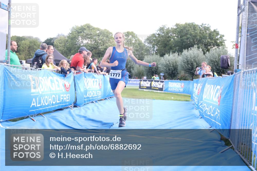 25.08.2024 - Elbe Triathlon Hamburg H.Heesch http://msf.ph/oto/6882692 25.08.2024 12:52:05 Ziel 1777 meine-sportfotos.de
