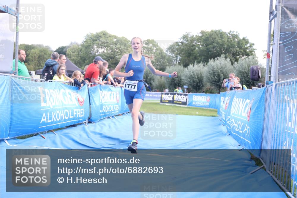 25.08.2024 - Elbe Triathlon Hamburg H.Heesch http://msf.ph/oto/6882693 25.08.2024 12:52:05 Ziel 1777 meine-sportfotos.de